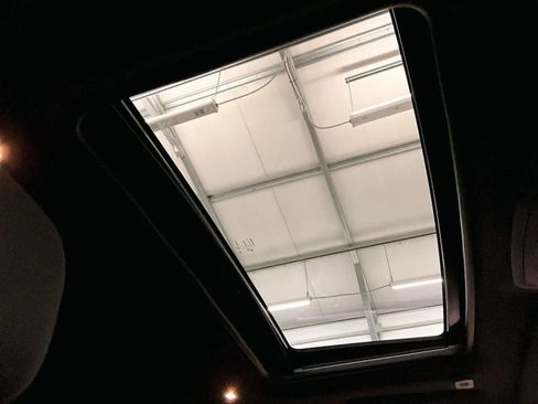 Used 2022 Dodge Challenger R/T Scat Pack RWD image 21