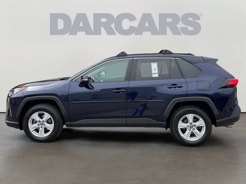 Used 2021 Toyota RAV4 XLE w/ Convenience Package AWD/4WD image 4