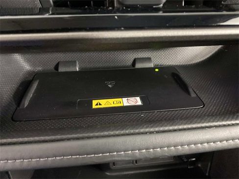 Used 2023 Toyota Highlander Limited image 24