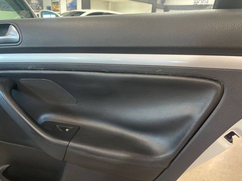 Used 2010 Volkswagen Jetta Limited Edition FWD image 49