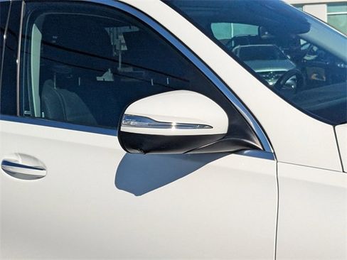 Used 2024 Mercedes-Benz GLS 450 4MATIC image 13