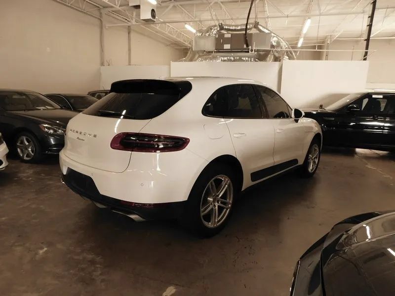 Used 2018 Porsche Macan AWD/4WD image 2