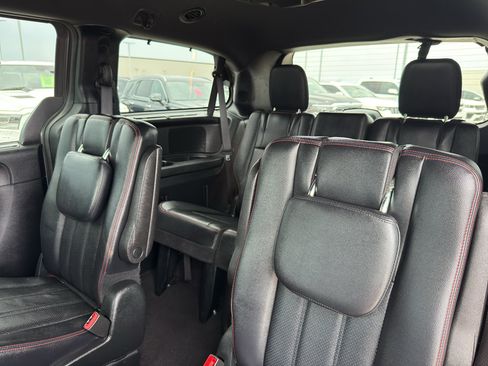 Used 2017 Dodge Grand Caravan GT FWD image 32