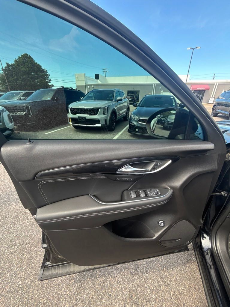 Used 2023 Buick Envision Essence w/ Sport Touring Package AWD/4WD image 11