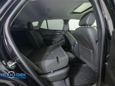 Used 2024 Chevrolet Trax ACTIV w/ Sunroof Package FWD image 35
