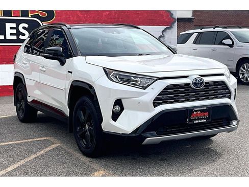 Used 2020 Toyota RAV4 XSE image 12