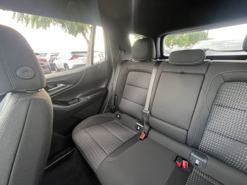 Used 2025 Chevrolet Equinox LT image 39