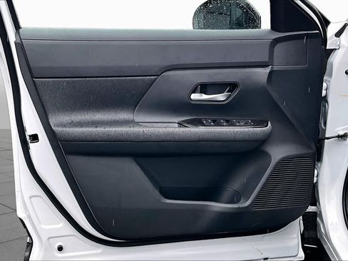 New 2026 Nissan Kicks SV w/ SV Premium Package FWD image 10