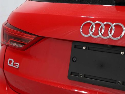 Used 2020 Audi Q3 2.0T Premium Plus w/ Premium Plus Package image 8