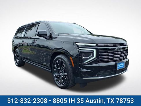 Used 2025 Chevrolet Suburban High Country AWD/4WD image 1