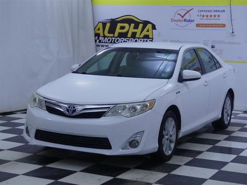 Used 2013 Toyota Camry XLE image 4