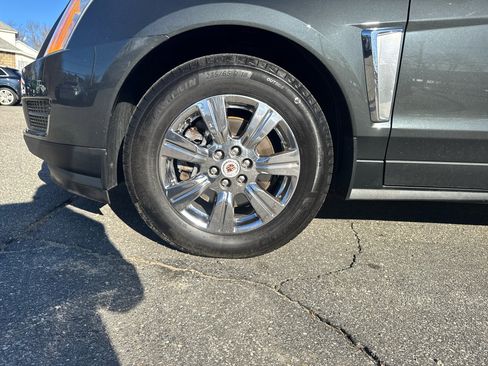 Used 2016 Cadillac SRX Luxury w/ Driver Awareness Package image 14