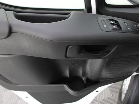Used 2025 RAM ProMaster 2500 w/ Convenience Group FWD image 13