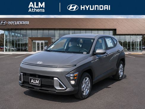 New 2027 Hyundai Kona SE FWD image 1