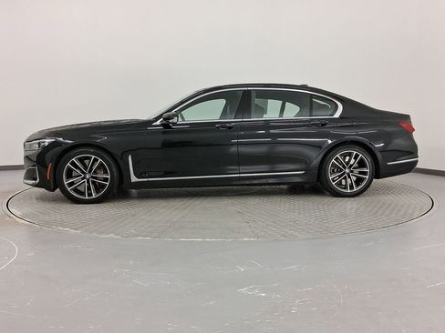 Certified 2022 BMW 750i xDrive w/ Luxury Rear Seating Package image 2