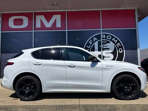 Used 2023 Alfa Romeo Stelvio Estrema AWD/4WD image 4