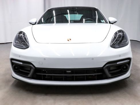 Used 2023 Porsche Panamera 4 Platinum Edition image 2
