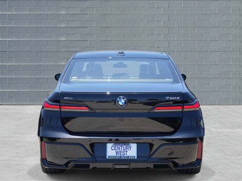 Used 2026 BMW 750e xDrive w/ Premium Package AWD/4WD image 4