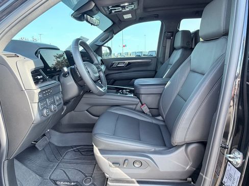 Used 2026 Chevrolet Tahoe Z71 w/ Z71 Off-Road Package AWD/4WD image 23