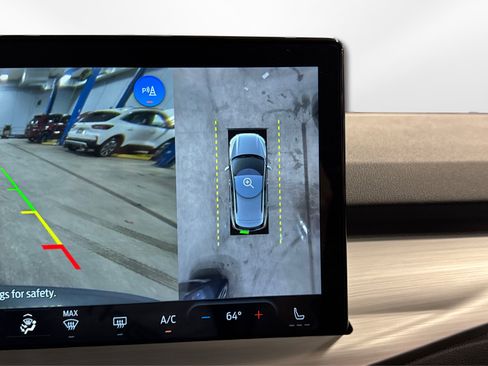 Used 2024 Ford Escape Platinum AWD/4WD image 32