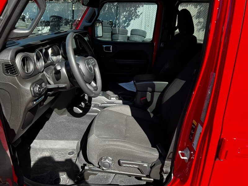 Used 2023 Jeep Wrangler Unlimited w/ Cold Weather Group AWD/4WD image 14