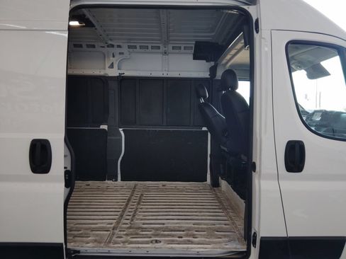 Used 2025 RAM ProMaster 2500 w/ Convenience Group FWD image 14