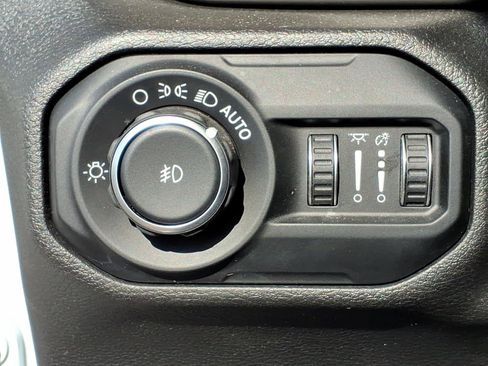 Used 2020 Jeep Wrangler Sport AWD/4WD image 25