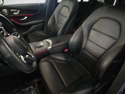 Used 2021 Mercedes-Benz GLC 300 4MATIC image 16
