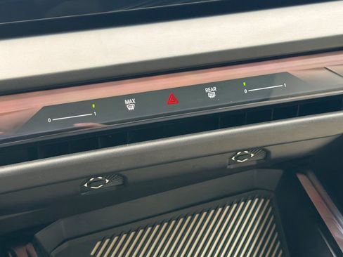 Used 2025 BMW X3 xDrive30i w/ Premium Package image 26