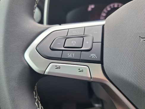 New 2026 Volkswagen Taos SE FWD image 12