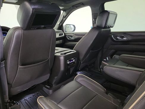 Used 2023 GMC Yukon XL SLT RWD image 16