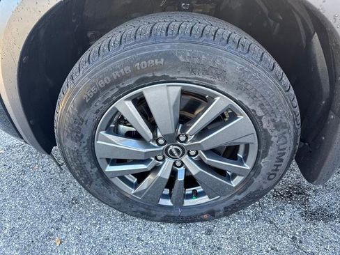 Certified 2024 Nissan Pathfinder SV image 10