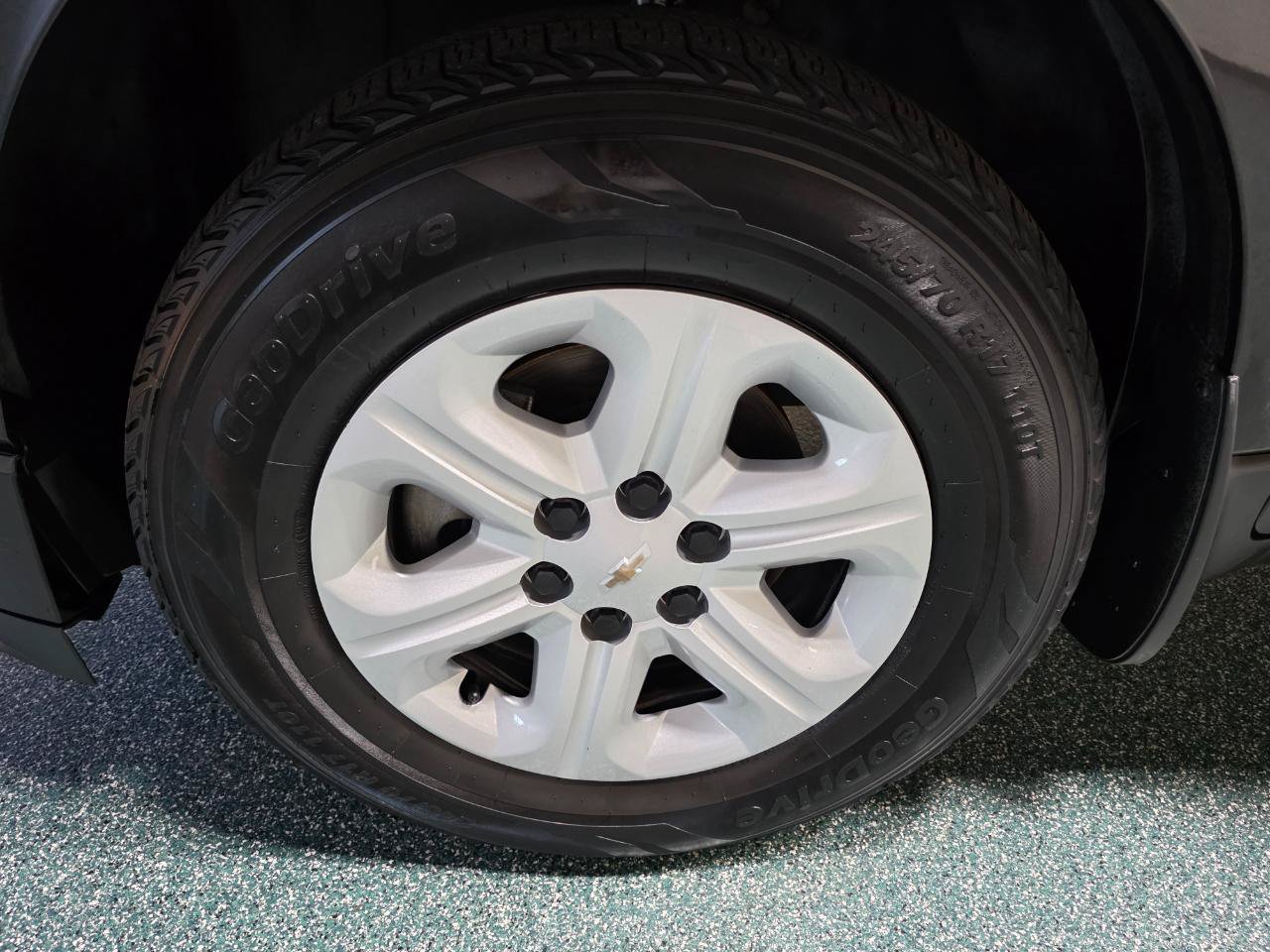Used 2017 Chevrolet Traverse LS FWD image 12