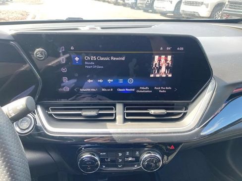 Used 2024 Chevrolet Trax RS w/ Driver Confidence Package FWD image 13