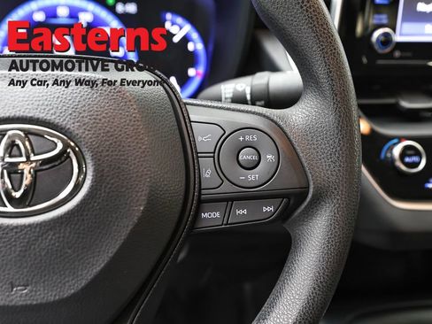 Used 2021 Toyota Corolla LE w/ Carpet Mat Package (TMS) image 16