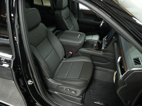 New 2026 GMC Yukon Denali w/ Denali Reserve Package AWD/4WD image 21