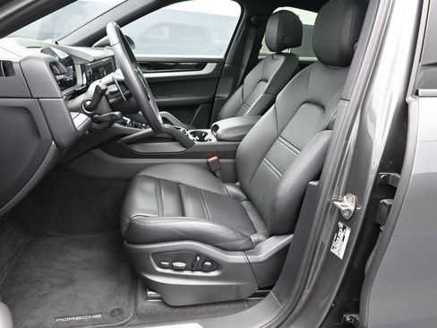 Certified 2025 Porsche Cayenne Coupe AWD/4WD image 5