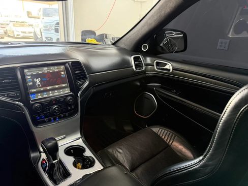 Used 2018 Jeep Grand Cherokee SRT AWD/4WD image 28