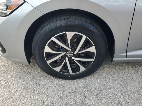 Used 2024 Volkswagen Jetta S image 5