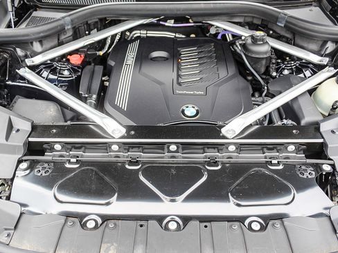 Used 2022 BMW X6 xDrive40i w/ M Sport Package image 27