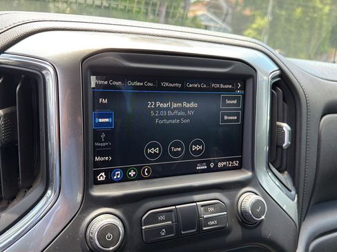 Used 2021 Chevrolet Silverado 1500 LT AWD/4WD image 24