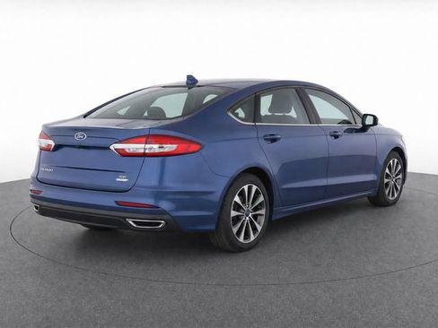 Used 2019 Ford Fusion SE AWD/4WD image 4