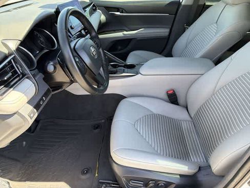 Used 2022 Toyota Camry SE image 13