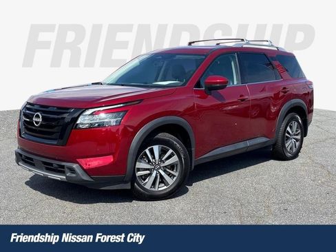 Used 2024 Nissan Pathfinder SL w/ Black Appearance Package FWD image 1