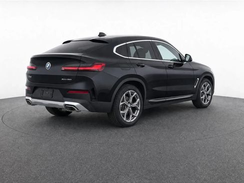 Used 2025 BMW X4 xDrive30i AWD/4WD image 3