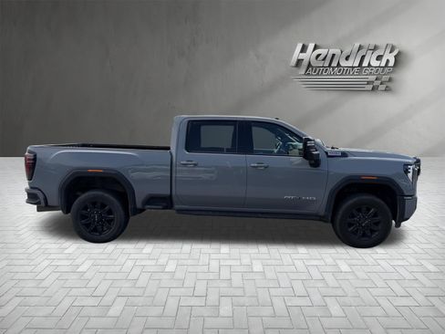 Used 2024 GMC Sierra 2500 AT4 w/ AT4 Premium Plus Package AWD/4WD image 10