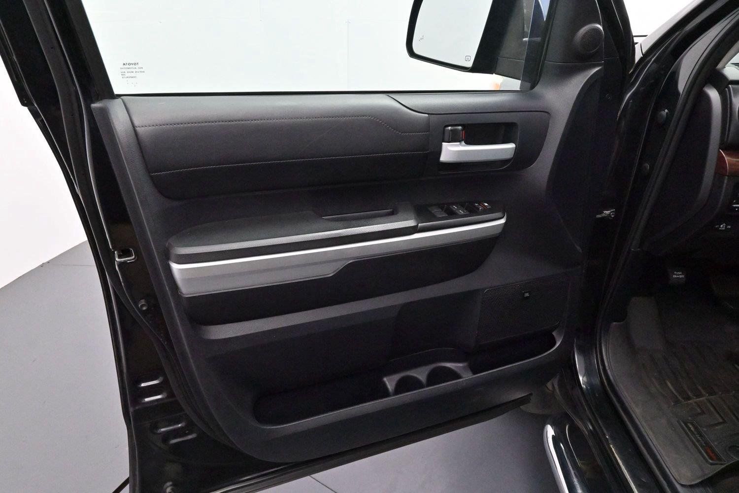 Used 2015 Toyota Tundra Limited w/ Limited Premium Package AWD/4WD image 9