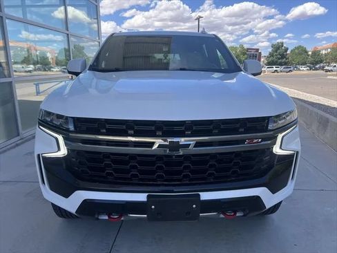 Used 2022 Chevrolet Suburban Z71 w/ Luxury Package AWD/4WD image 3