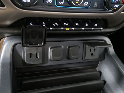 Used 2018 GMC Sierra 1500 Denali w/ Denali Ultimate Package image 29