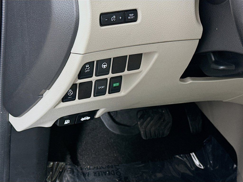 Certified 2021 Nissan Rogue Sport SL FWD image 16